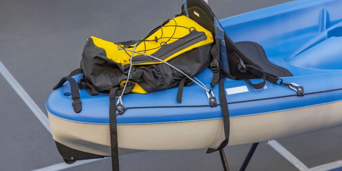 Sac à dos imperméable : comment le choisir et quelles alternatives en cas de pluie ?