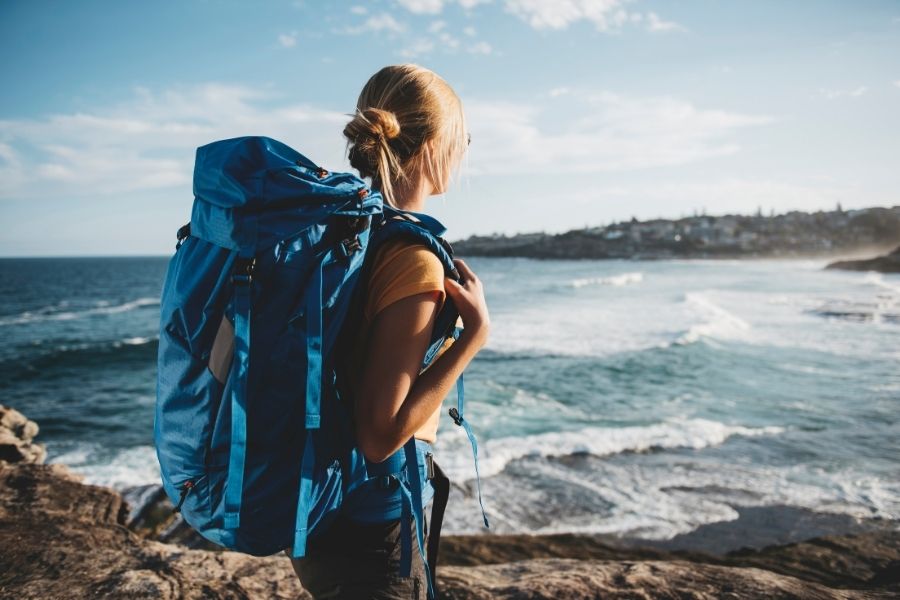 Comment ranger son sac à dos de voyage ? 10 astuces pour voyager léger et organisé