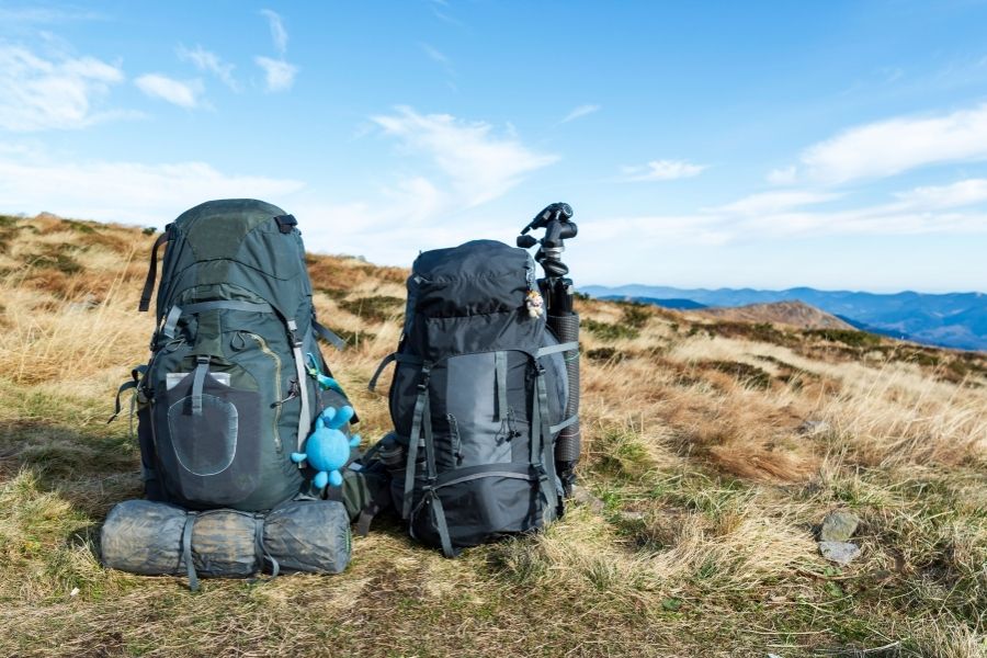 Qui a inventé le sac à dos ? Histoire, évolution et impact dans notre quotidien